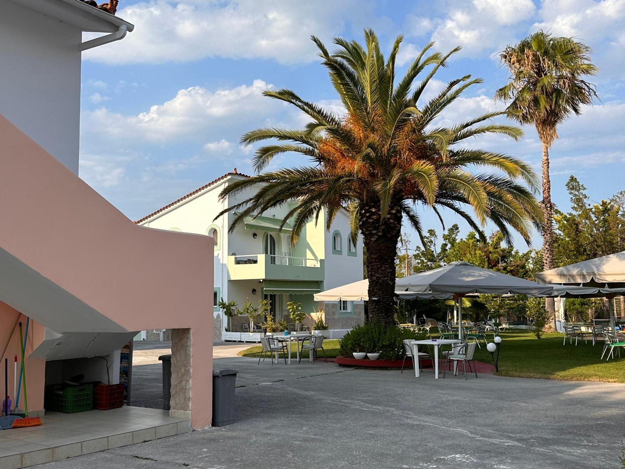 Aparthotel 7Syn7 à Oraioi Extérieur photo