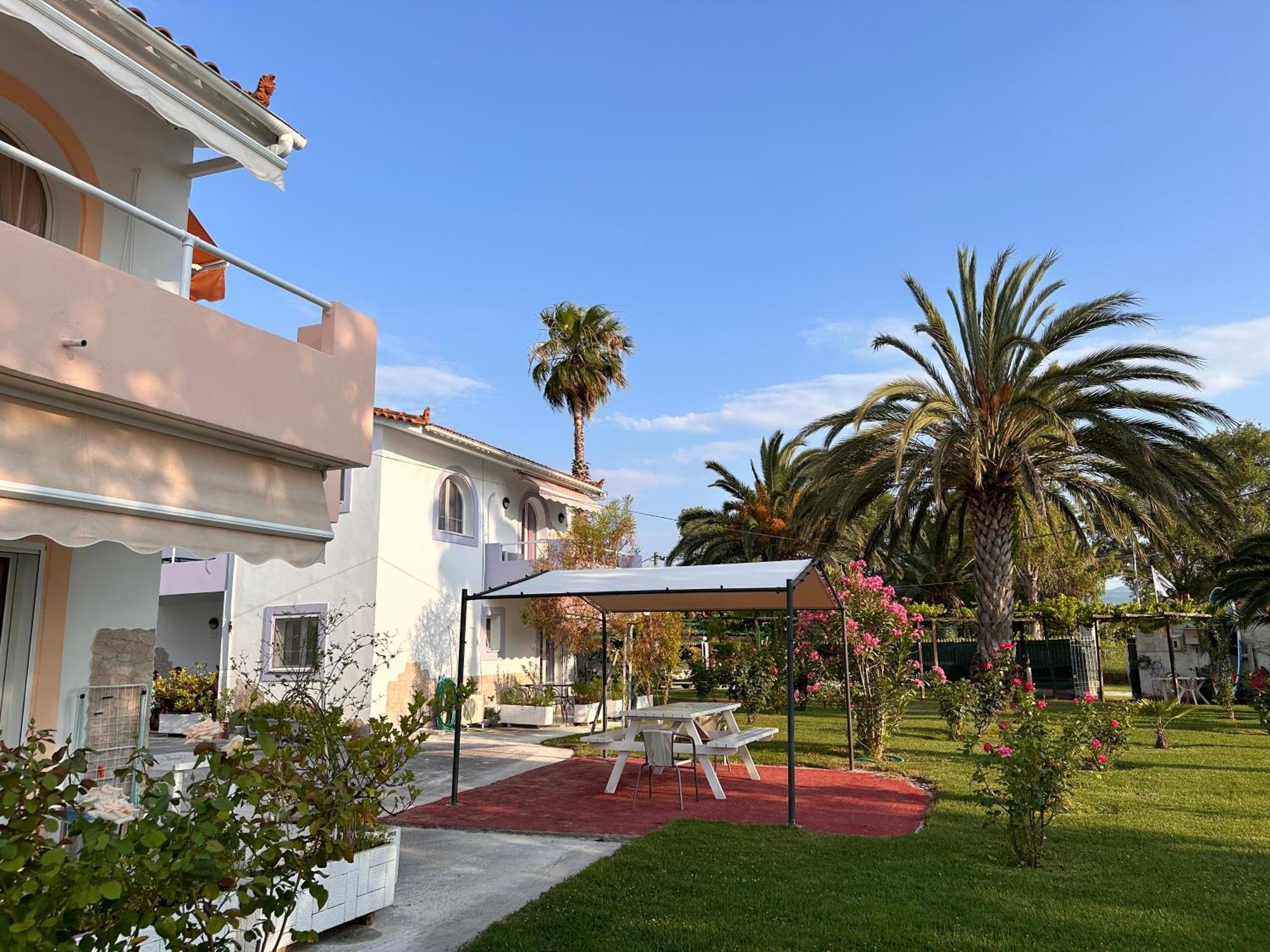 Aparthotel 7Syn7 à Oraioi Extérieur photo