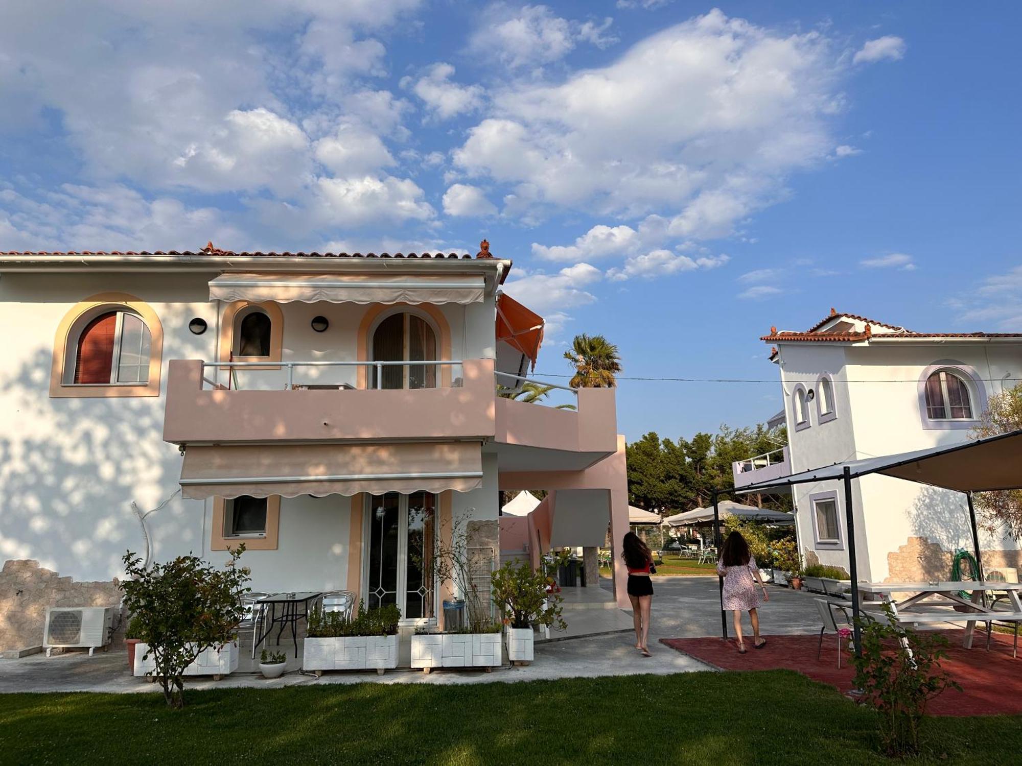 Aparthotel 7Syn7 à Oraioi Extérieur photo
